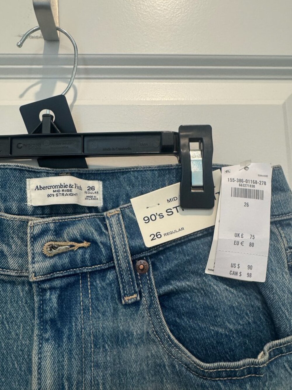 Abercrombie & Fitch Mid Rise 90s Straight Jean - Picture 4 of 4